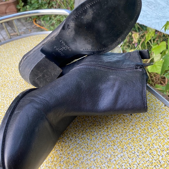 Black Leather Ankle boot with Zipper Detail - Picture 2 of 3